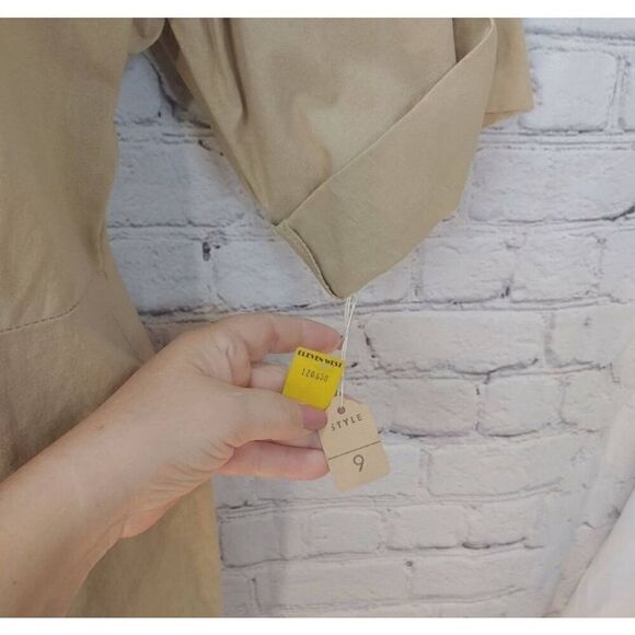 Eleven West VINTAGE Women's Size 9 Petite Beige Short Sleeve Zip Up Dress - Picture 6 of 7